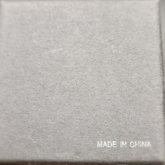 Nic & Syd Swarovski Crystal‎ Silver Stud Earrings - Picture 6 of 6